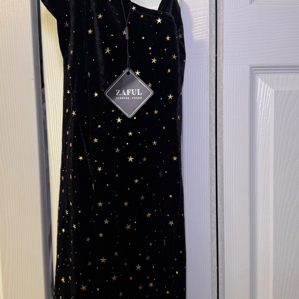 Dress - Picture 2 of 3